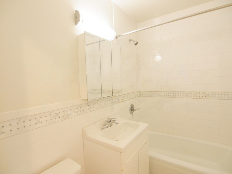  254 East 10th Street