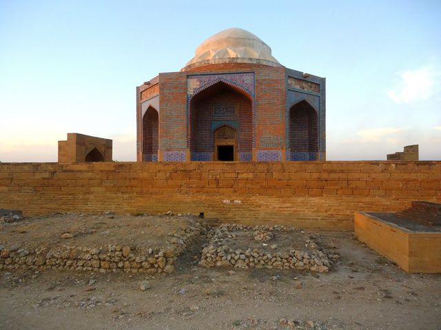 Makli Historical Monuments, Thatta