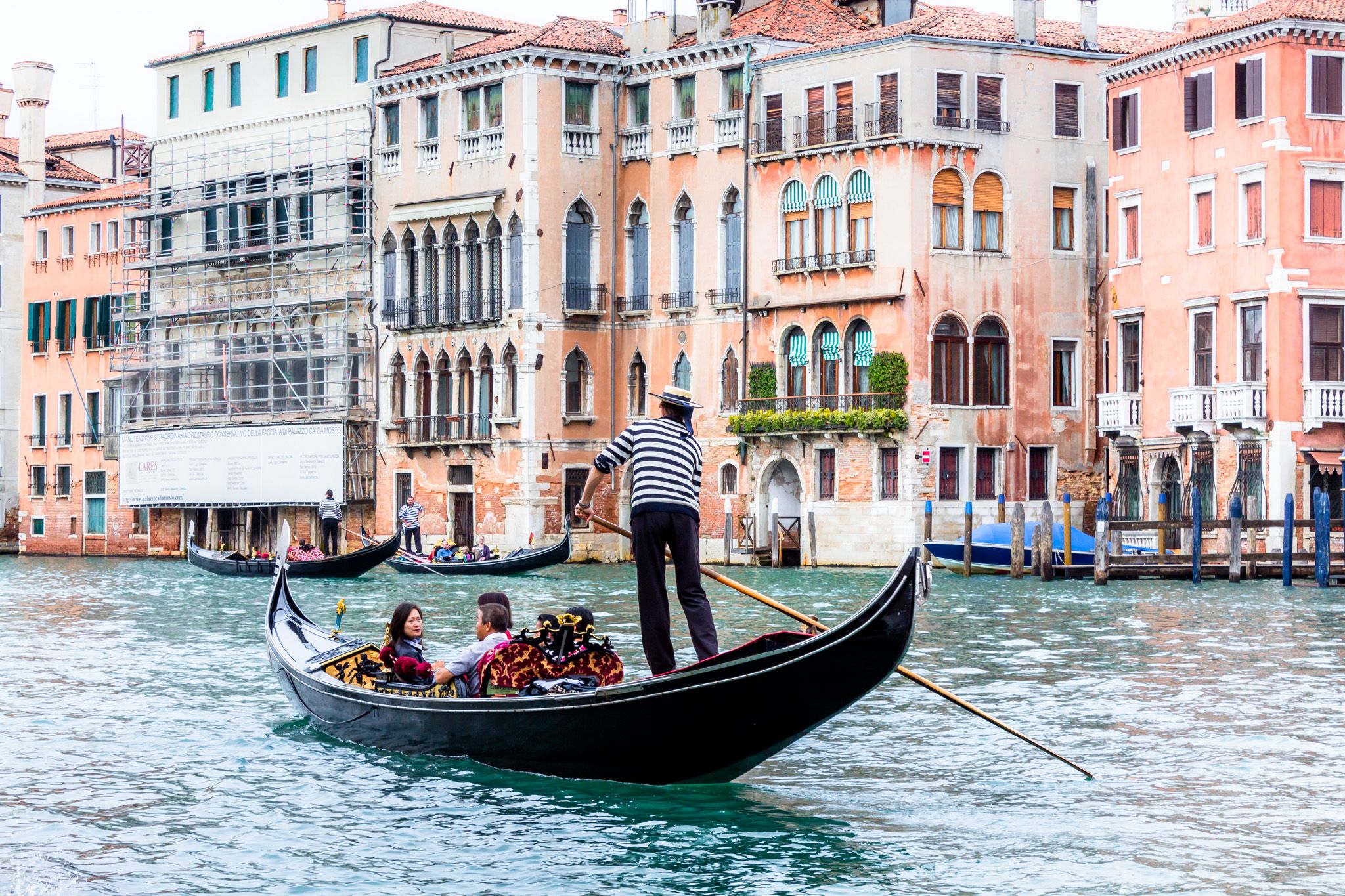 gondolier rowing