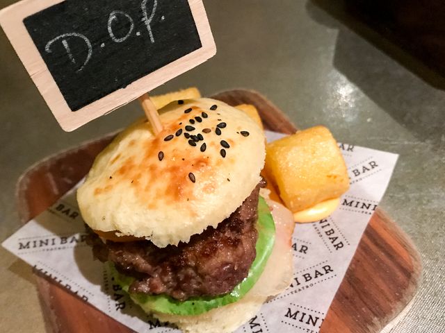 hamburger at Mini Bar Theater