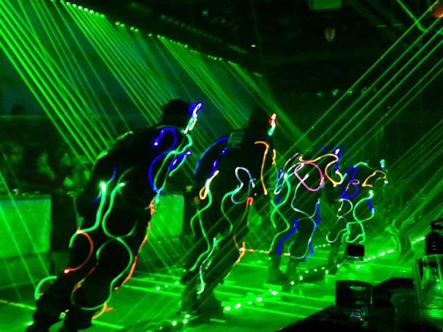 robot restaurant - moon walkers