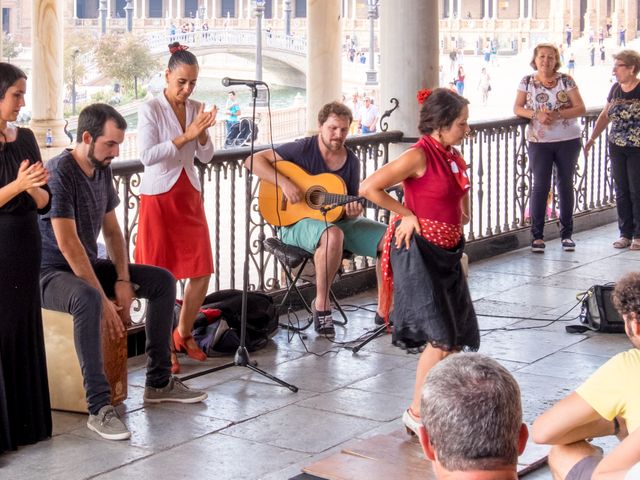 flamenco dancing at the Plaza de España