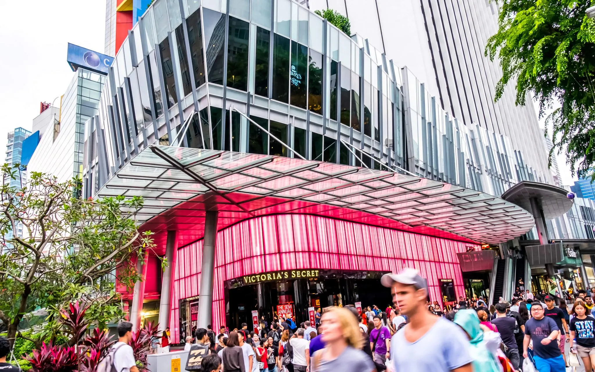 shops and people along Orchard Road