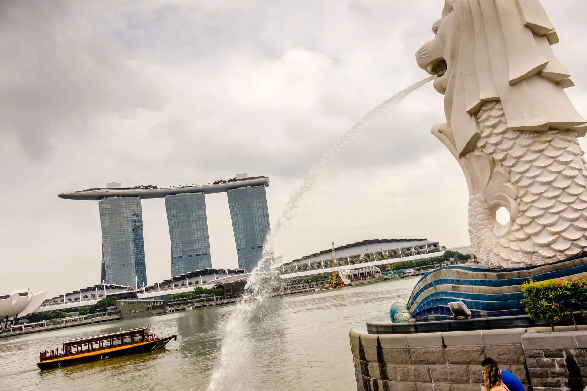 Merlion and Marina Bay