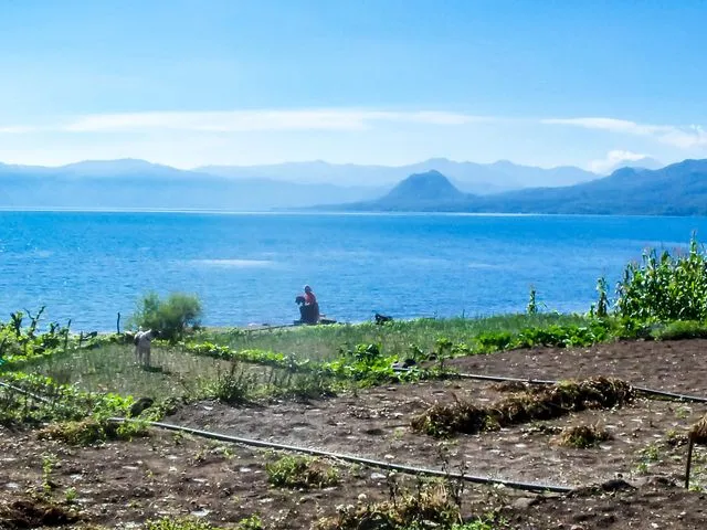 Cerro de Oro with a view of the lake