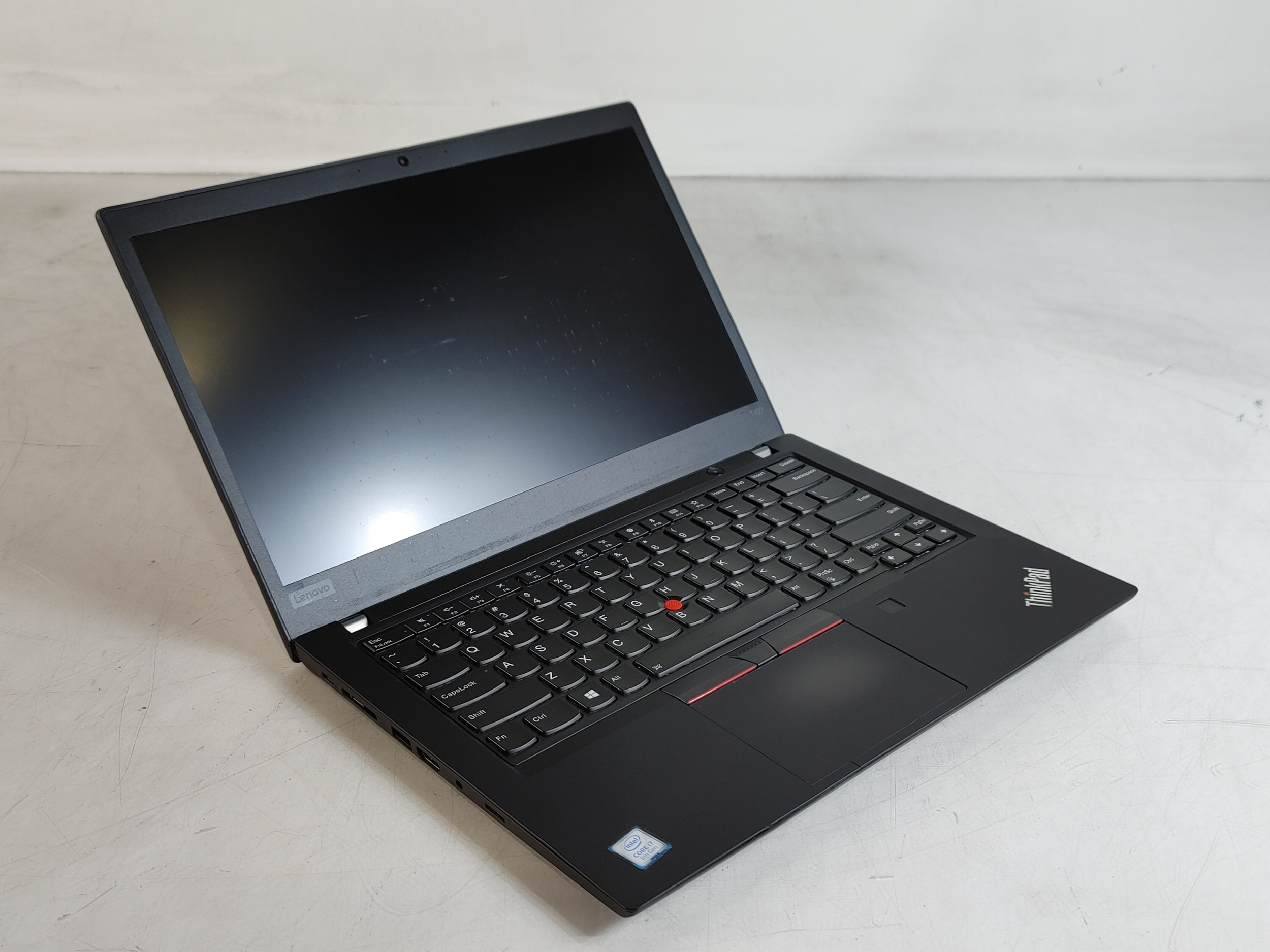 Lenovo ThinkPad T490 Core i7-8565U 1.80 GHz 16 GB DDR4 No HDD