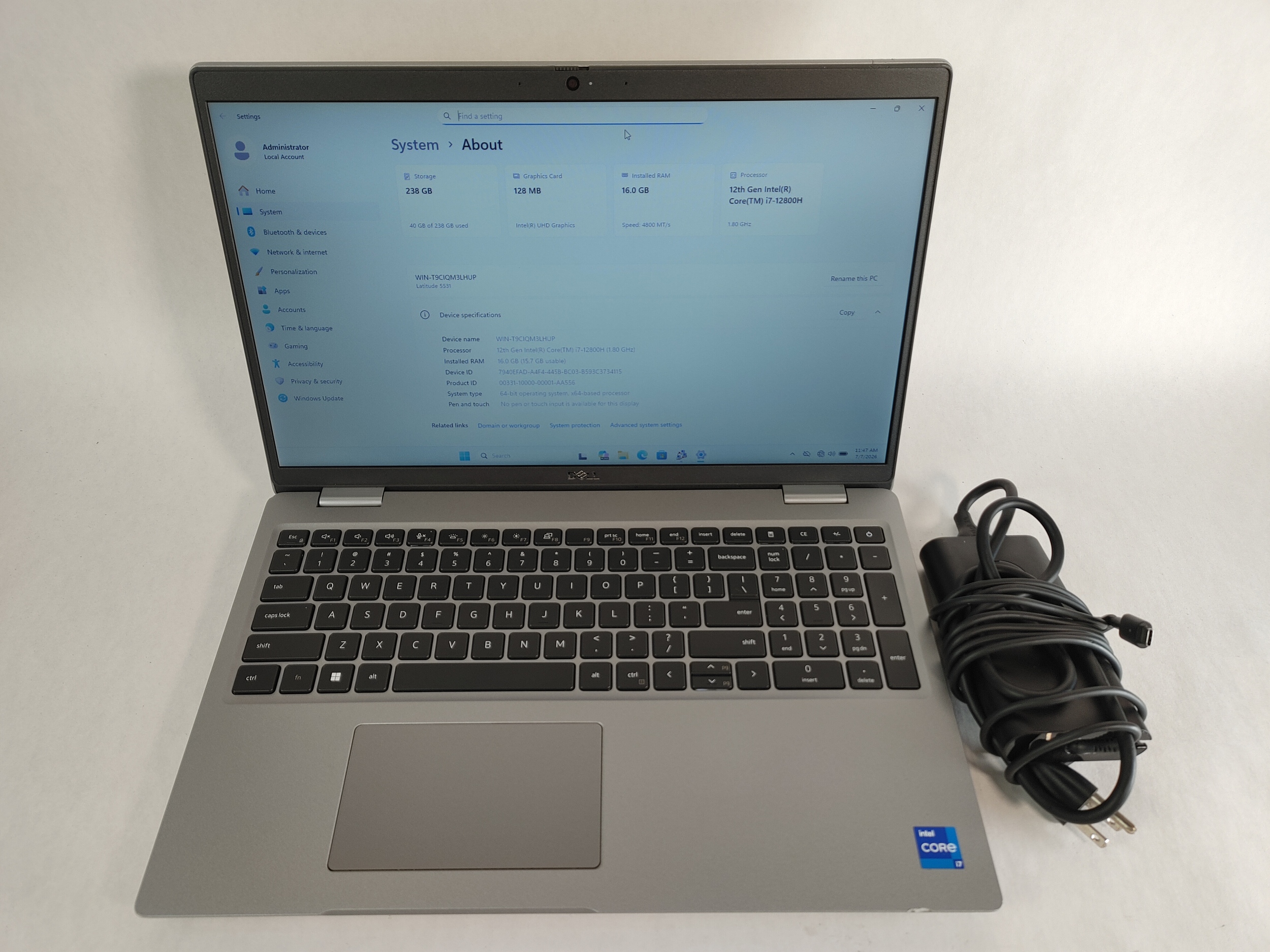 Dell Latitude 5531 Core i7-12800H 1.80 GHz 16 GB DDR5 256 GB NVMe Windows 11 Pro