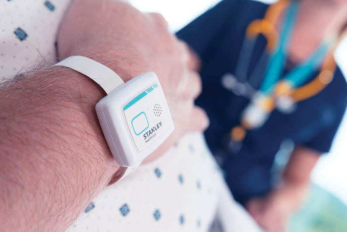 Real-time location system integrated to the patient’s identification band