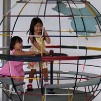 Aelex and Ella see the world.