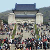 Dr. Sun Yat-sen&rsquo;s Mausoleum and accompanying staircase.