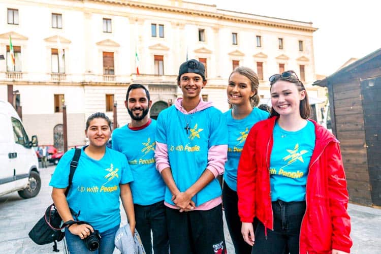 up with people cast traveling in italy