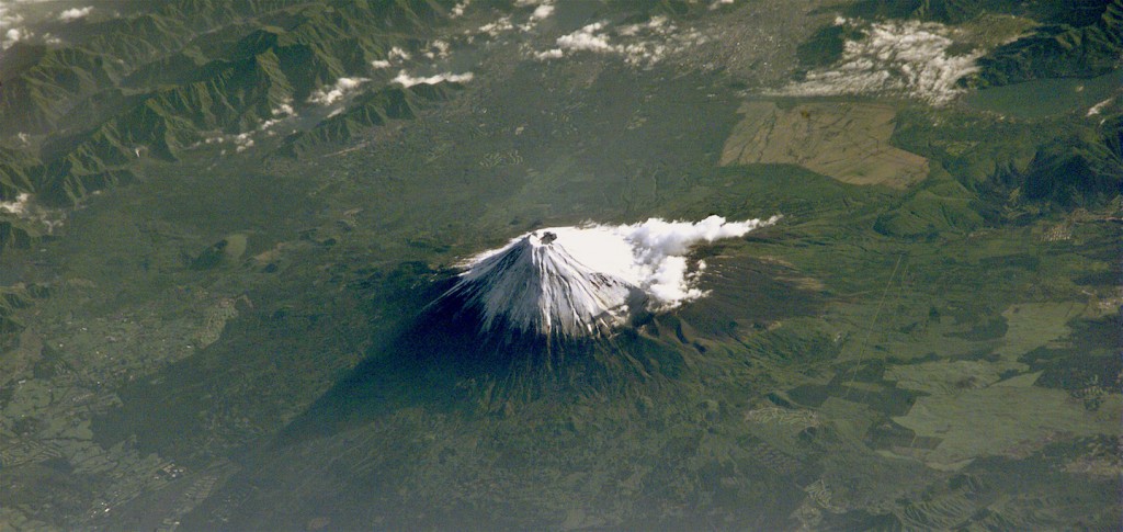 mt_fuji_nasa_iss002-e-6971_large