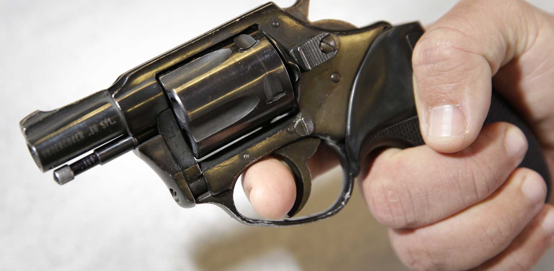 OffDuty Chicago Police Officer Fires Shots At Robber Who Targeted Him