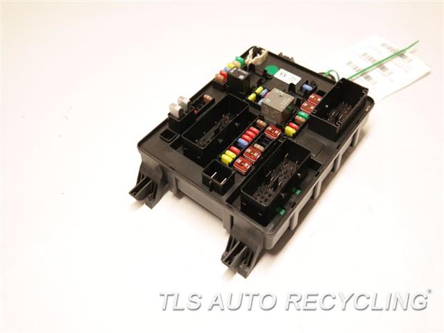 2011 Cadillac SRX - REAR FUSE BOX 20788234 - Used - A Grade. cadillac srx fuse box 