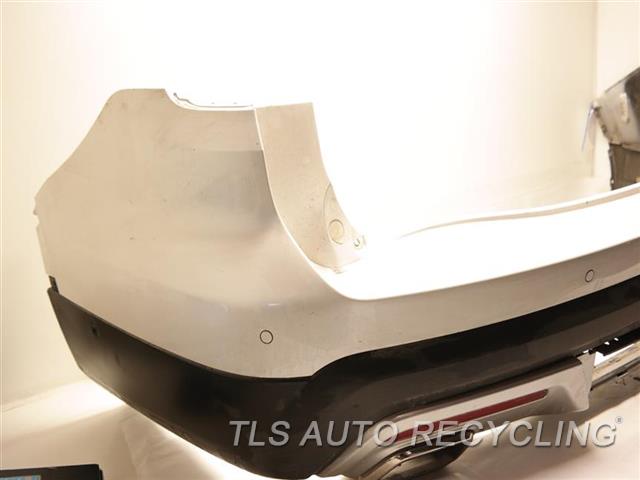 17 Ford Explorer Bumper Cover Rear Fb5z17k5ba Fb5z17k5dptm Fb5z17f000bptm Minor Scratcheswhite Rear Bumper W Lower Valance Used A Grade