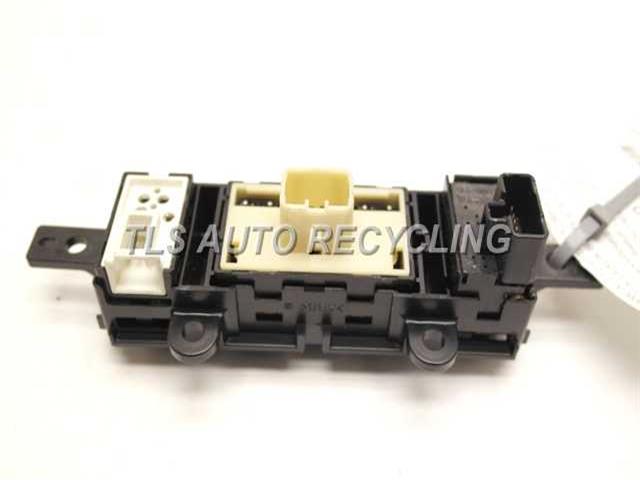 Fuel Tank Selector Valve Wiring Diagram On 2004 Audi A4 Parts Diagram