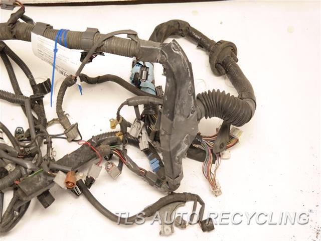 2006 Toyota Sienna engine wire harness - ONE DAMAGE TAB82121-08071