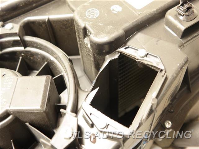 2014 Toyota Sienna ac evaporator housing - 87030-08130.