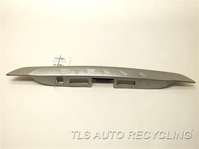 2014 Toyota Sienna tail finish panel - 76801-08901.