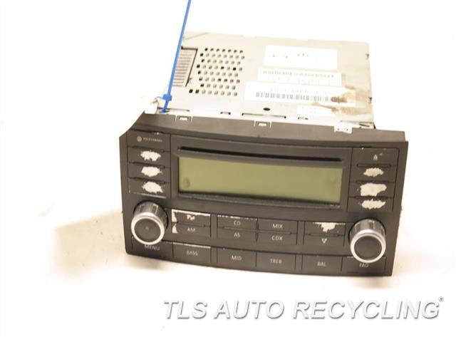 2004 Volkswagen TOUAREG radio audio / amp - BUTTONS HAS PAINT