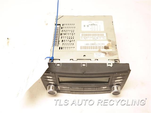 2004 Volkswagen TOUAREG radio audio / amp - BUTTONS HAS PAINT