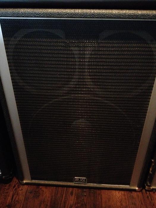 2Peavey 1810 Bass Outside Victoria, Victoria MOBILE