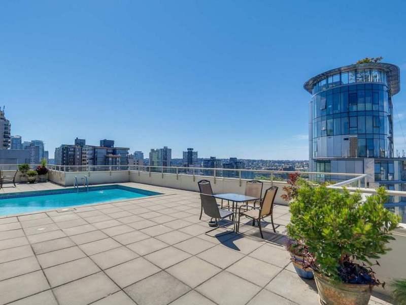 Beautifully Renovated Furnished Studio Apartment with Ocean Views 533