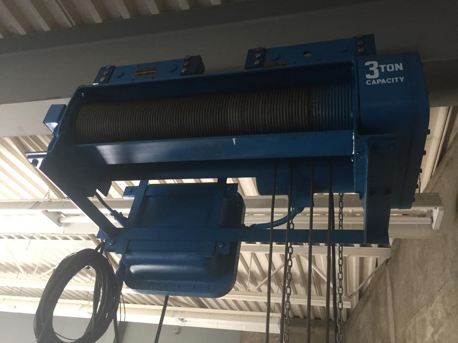 Shaw Box Lift Tech 800 Series 3 ton Wire Cable Hoist minimal usage Malahat (including Shawnigan
