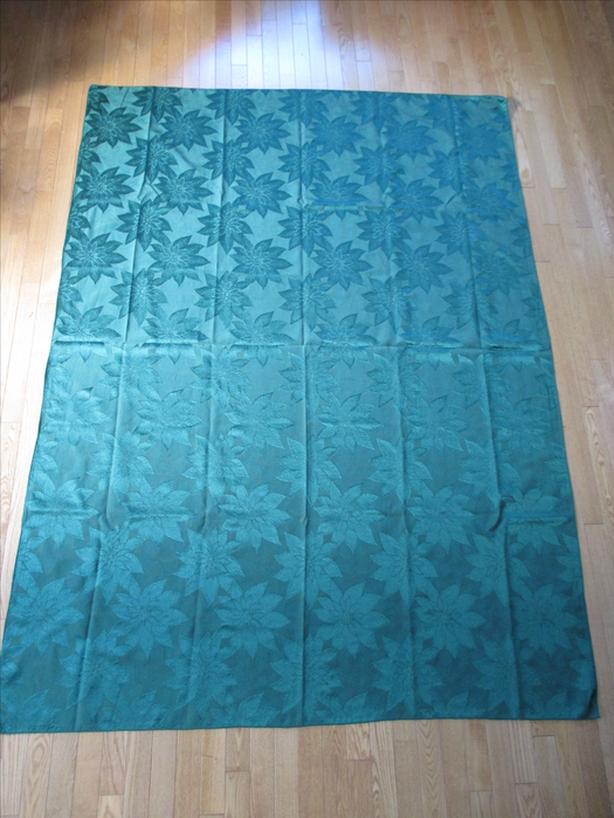 Tablecloth with Matching Placemats Classifieds for Jobs, Rentals