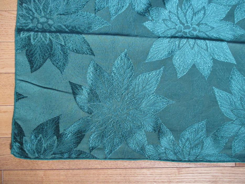 Tablecloth with Matching Placemats Saanich, Victoria