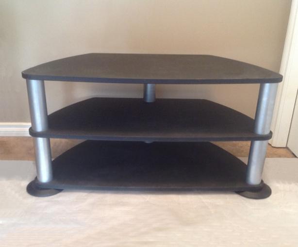 Basic TV stand / stereo stand
