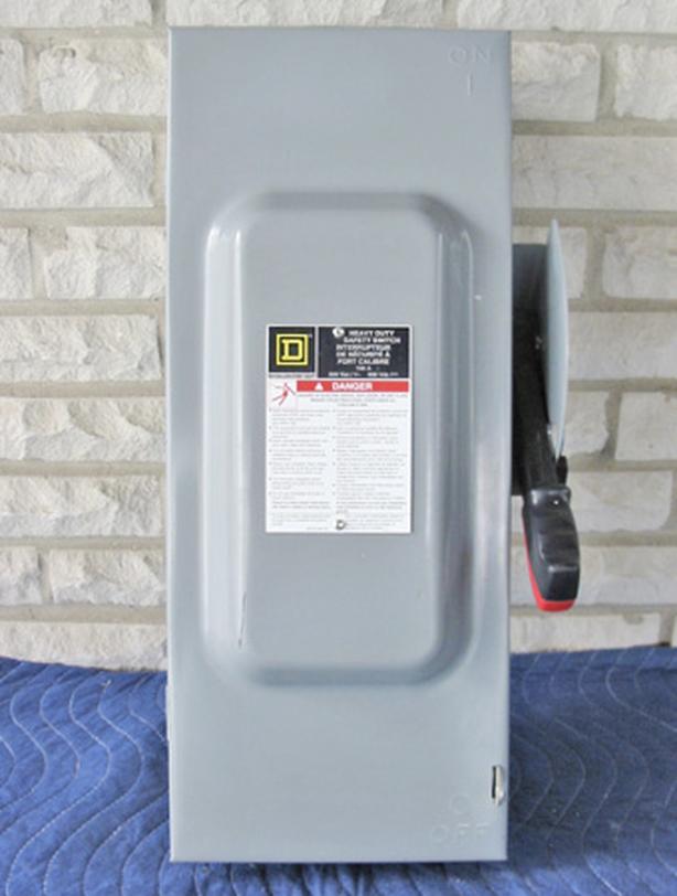 SQUARE D 100 Amp, 3 Phase, 600 Volt Fused Disconnect Switch Mint