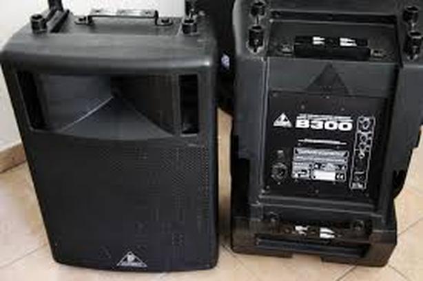 behringer b300 powered speakers