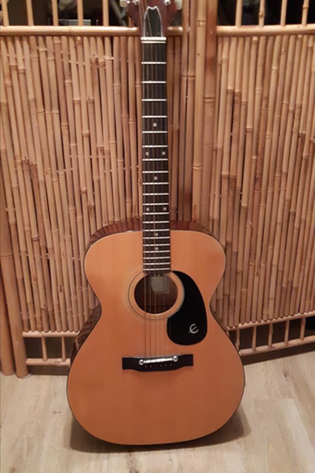 EPIPHONE FT120 ACOUSTIC GUITAR Victoria City, Victoria