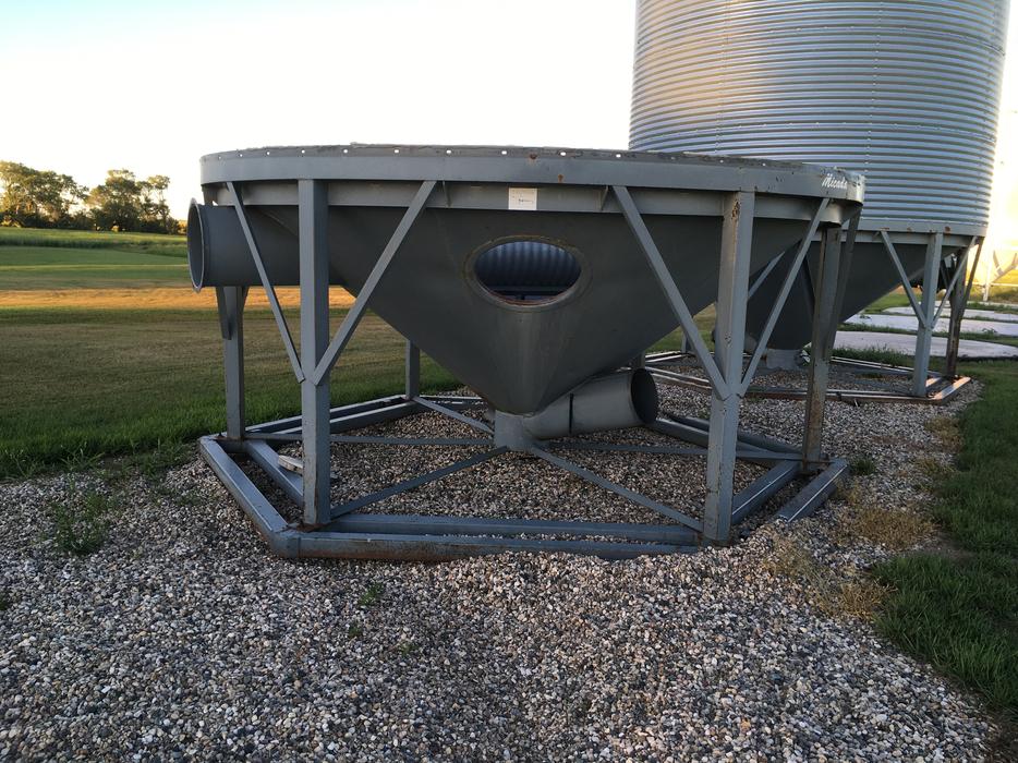 Flaman 14 ft. bin Hopper Cone Other South Saskatchewan Location, Regina