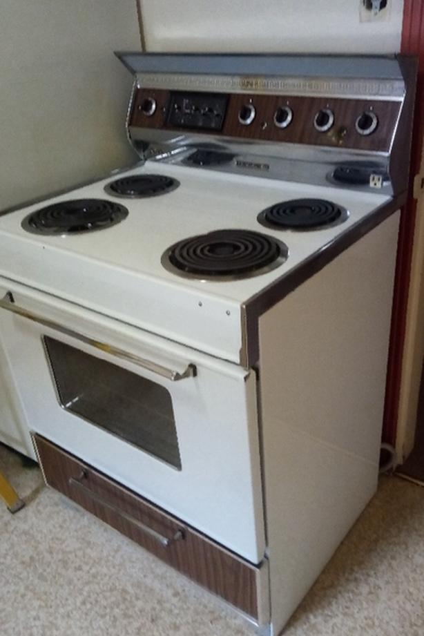 FREE Enterprise Electric Stove Victoria City, Victoria