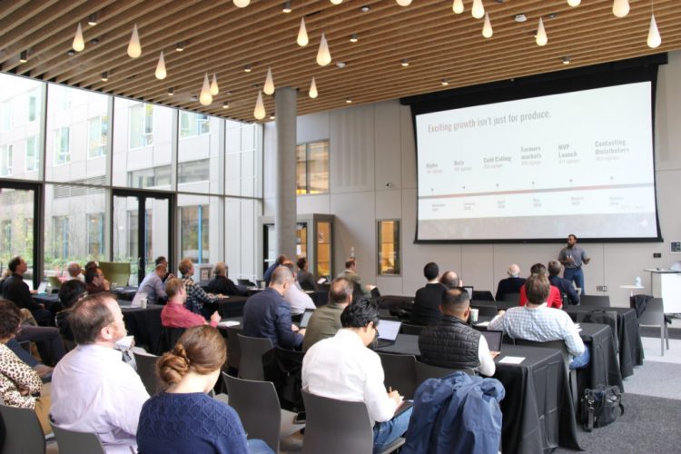 CoMotion DubPitch offers UW startups and project teams the opportunity to pitch their ideas to potential investors.