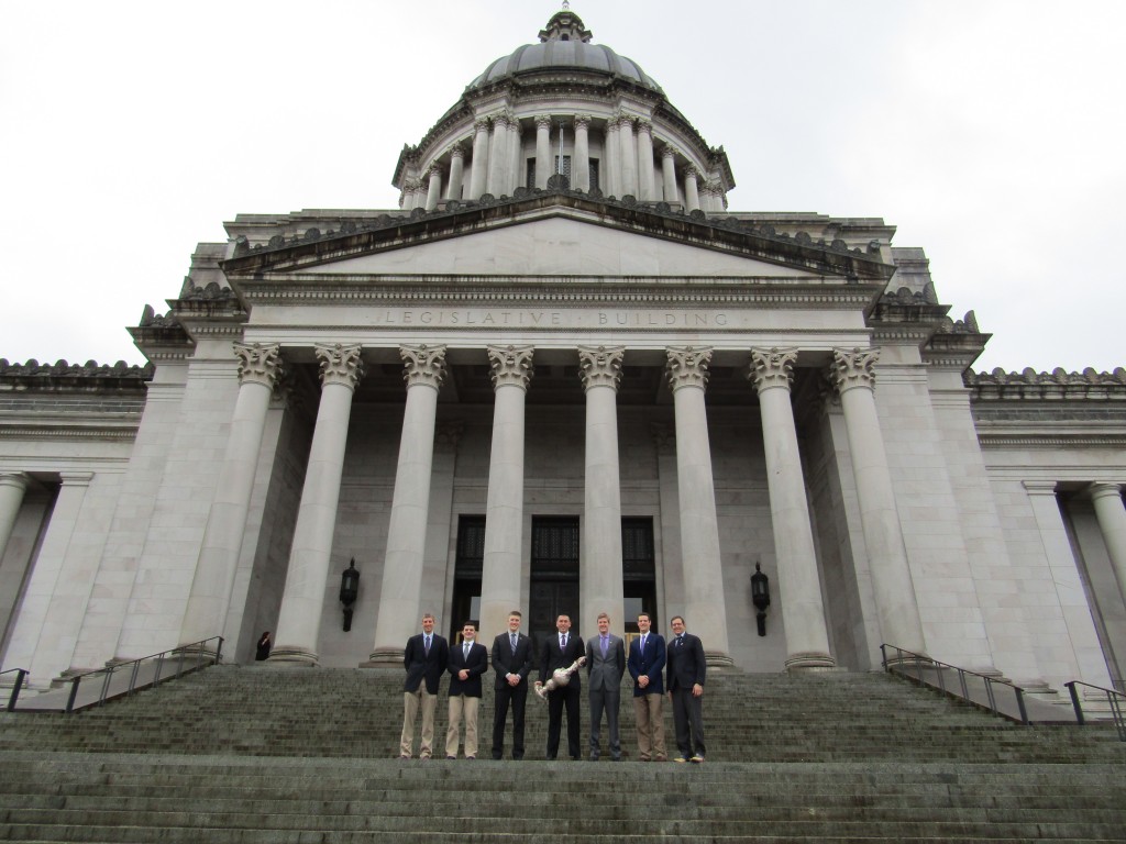 UW Rowing at state legislature