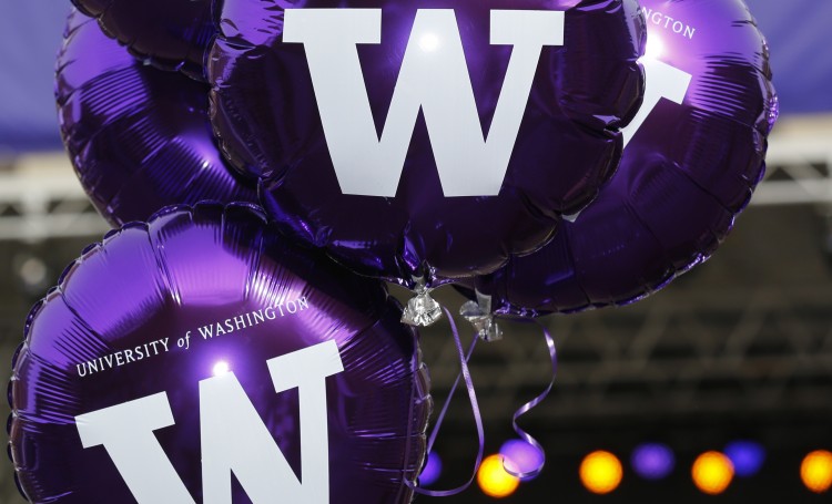 W Day balloons
