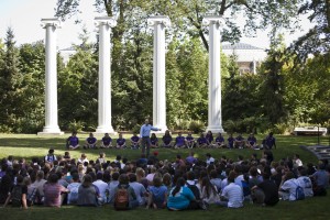 The Four Columns and Freshman Orientation UW Freshmen attend an orientation session in front of the Four Columns.