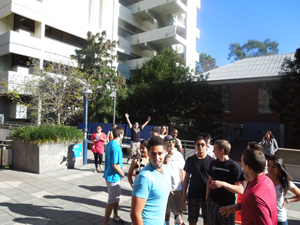 Touring_the_UNI_campus
