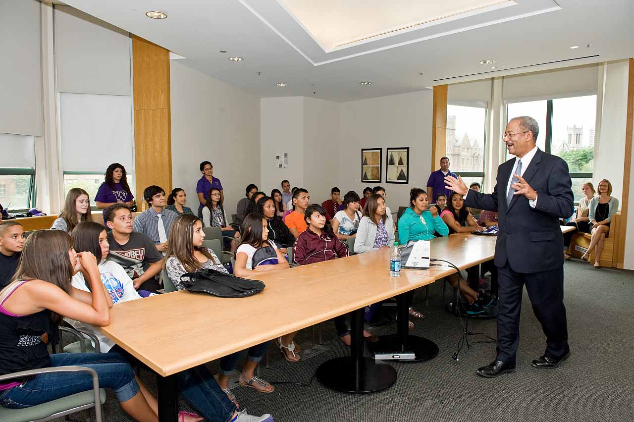 Congressman Chaka Fattah addresses GEAR UP students and staff.