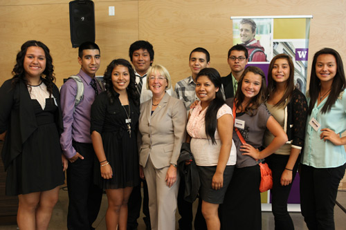 Senator Murray with UW GEAR UP students from Eastern Washington. Senator Murray with UW GEAR UP students from Eastern Washington.