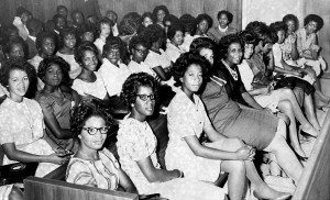 Photo of students in a courtroom in1963.