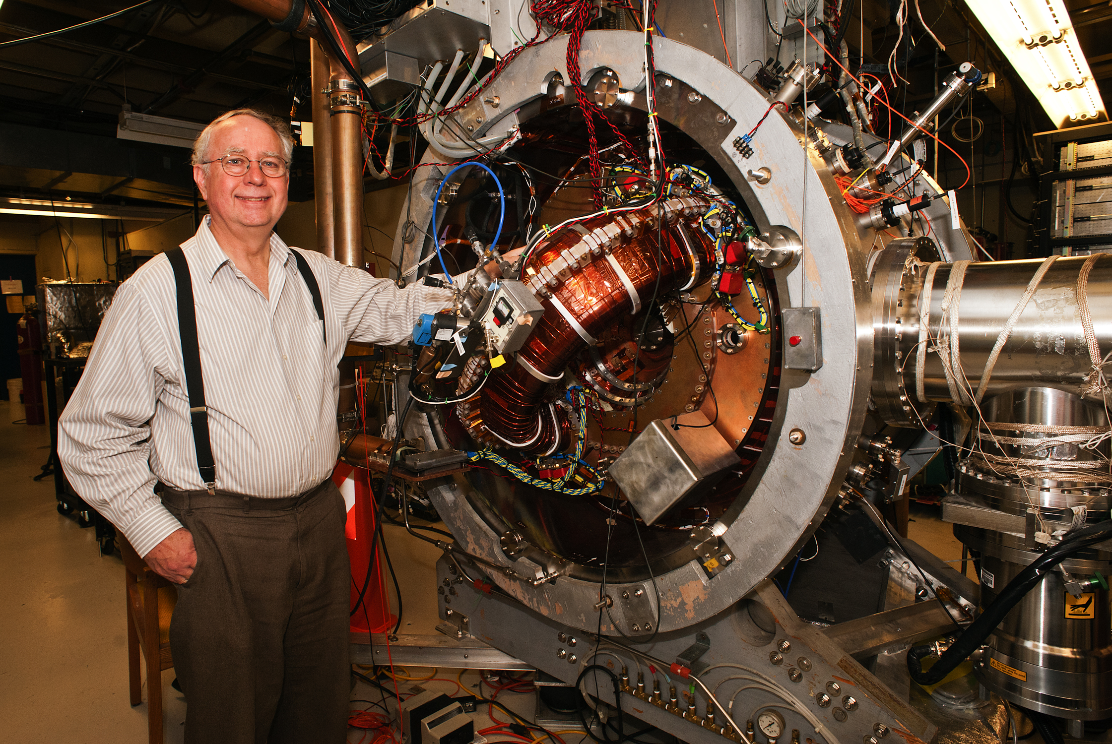 Tom Jarboe with fusion reactor