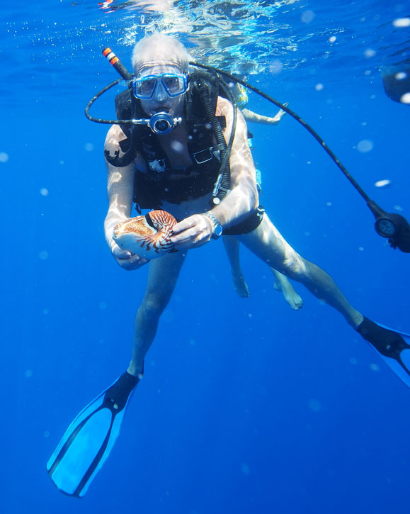 Peter Ward with nautilus off the Samoan coast.