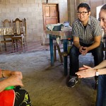 UW graduate students Ursula Mosqueira (far right) and Dacia Saenz spoke with Salvadorans during a visit in January 2013.