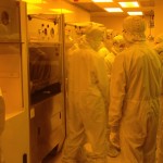 Photo of UW students learning microfabrication techniques in the Washington Nanofabrication Facility.