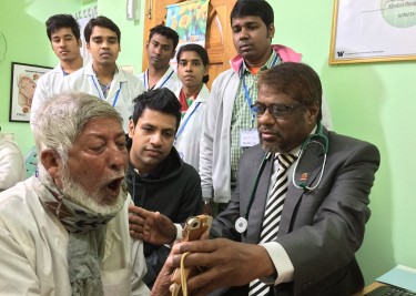 image of SpiroSmart being used in a Bangladesh clinic