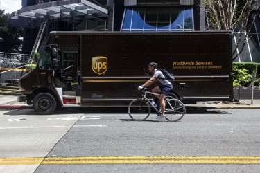 The new UW Urban Freight Lab will be a “living laboratory” comprised of retailers, technology companies, goods delivery firms, building owner/operators, and cities that need to manage limited urban street space for multiple uses.